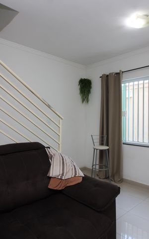 Casa de condomínio à venda com 68m², 2 quartos e 1 vagaSala