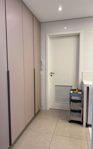 Apartamento à venda com 140m², 3 quartos e 3 vagas Apartamento à venda com 140m², 3 quartos e 3 vagasCorredor