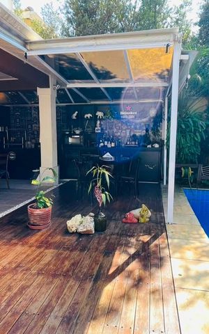 Casa de condomínio para alugar com 214m², 4 quartos e 6 vagasArea de lazer completa