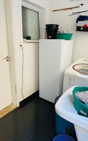 Casa de condomínio para alugar com 214m², 4 quartos e 6 vagasÁrea de Serviço