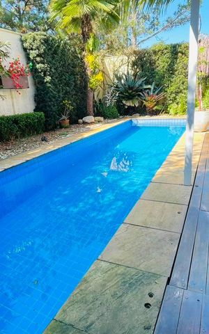 Casa de condomínio para alugar com 214m², 4 quartos e 6 vagasPiscina