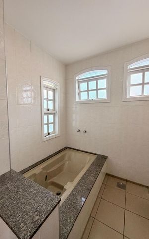 Casa à venda com 181m², 3 quartos e 2 vagasSacada 