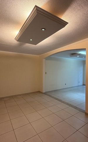 Casa à venda com 181m², 3 quartos e 2 vagasSala