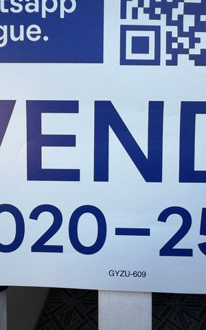Casa à venda com 181m², 3 quartos e 2 vagasPlaquinha instalada COD GYZU-609