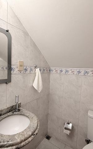 Casa à venda com 181m², 3 quartos e 2 vagasLavabo 