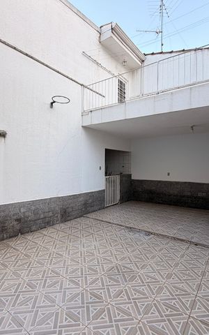 Casa à venda com 181m², 3 quartos e 2 vagasQuintal
