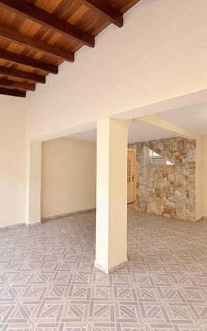 Casa à venda com 181m², 3 quartos e 2 vagasGaragem