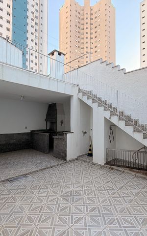 Casa à venda com 181m², 3 quartos e 2 vagasQuintal