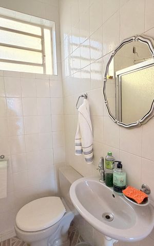 Casa à venda com 181m², 3 quartos e 2 vagasBanheiro Externo