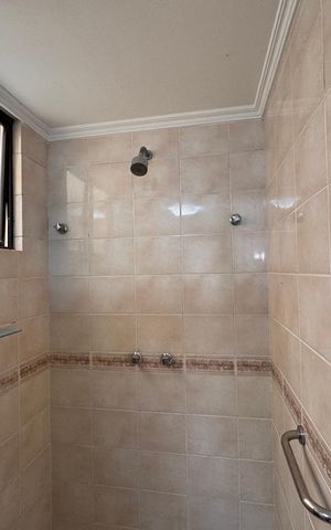 Apartamento à venda com 130m², 2 quartos e 1 vaga Apartamento à venda com 130m², 2 quartos e 1 vagaSuíte - Banheiro