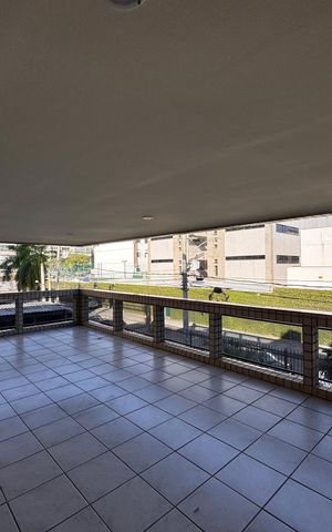 Apartamento à venda com 130m², 2 quartos e 1 vaga Apartamento à venda com 130m², 2 quartos e 1 vagaVaranda