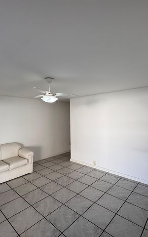 Apartamento à venda com 130m², 2 quartos e 1 vaga Apartamento à venda com 130m², 2 quartos e 1 vagaSala