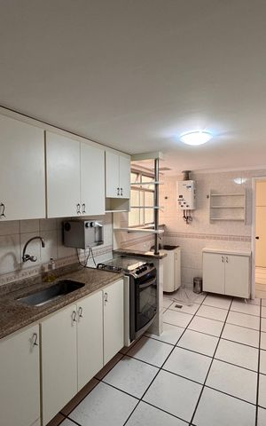Apartamento à venda com 130m², 2 quartos e 1 vaga Apartamento à venda com 130m², 2 quartos e 1 vagaCozinha e Área de Serviço