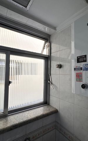 Apartamento à venda com 130m², 2 quartos e 1 vaga Apartamento à venda com 130m², 2 quartos e 1 vagaCozinha e Área de Serviço