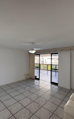 Apartamento à venda com 130m², 2 quartos e 1 vaga Apartamento à venda com 130m², 2 quartos e 1 vagaSala