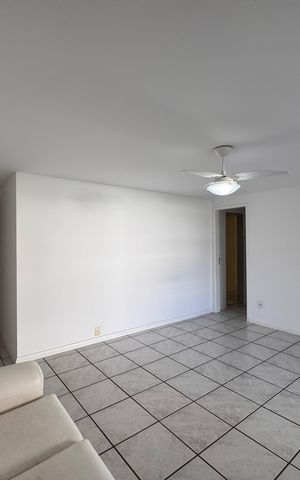 Apartamento à venda com 130m², 2 quartos e 1 vaga Apartamento à venda com 130m², 2 quartos e 1 vagaSala