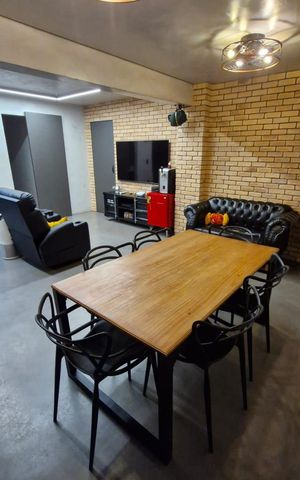 Apartamento à venda com 85m², 1 quarto e 2 vagas Apartamento à venda com 85m², 1 quarto e 2 vagasVaranda