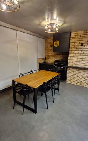 Apartamento à venda com 85m², 1 quarto e 2 vagas Apartamento à venda com 85m², 1 quarto e 2 vagasVaranda
