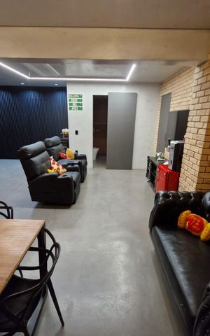 Apartamento à venda com 85m², 1 quarto e 2 vagas Apartamento à venda com 85m², 1 quarto e 2 vagasSala