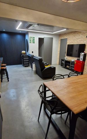 Apartamento à venda com 85m², 1 quarto e 2 vagas Apartamento à venda com 85m², 1 quarto e 2 vagasSala
