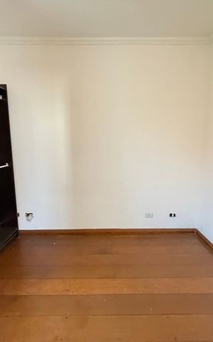 Casa para alugar com 351m², 4 quartos e 4 vagas Casa para alugar com 351m², 4 quartos e 4 vagasQuarto 4