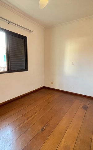 Casa para alugar com 351m², 4 quartos e 4 vagas Casa para alugar com 351m², 4 quartos e 4 vagasQuarto 3