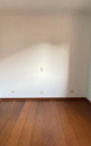 Casa para alugar com 351m², 4 quartos e 4 vagas Casa para alugar com 351m², 4 quartos e 4 vagasQuarto 2