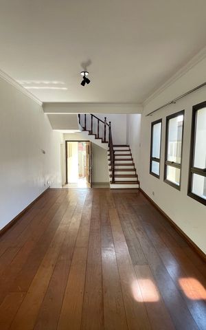 Casa para alugar com 351m², 4 quartos e 4 vagas Casa para alugar com 351m², 4 quartos e 4 vagasSala