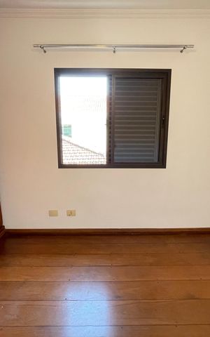 Casa para alugar com 351m², 4 quartos e 4 vagas Casa para alugar com 351m², 4 quartos e 4 vagasQuarto 3