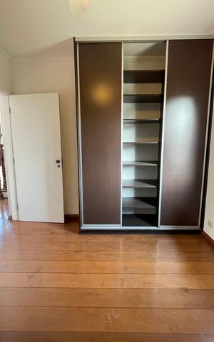 Casa para alugar com 351m², 4 quartos e 4 vagas Casa para alugar com 351m², 4 quartos e 4 vagasQuarto 4