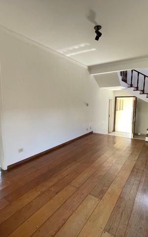 Casa para alugar com 351m², 4 quartos e 4 vagas Casa para alugar com 351m², 4 quartos e 4 vagasSala