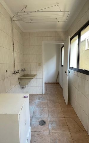 Casa para alugar com 351m², 4 quartos e 4 vagas Casa para alugar com 351m², 4 quartos e 4 vagasÁrea de Serviço