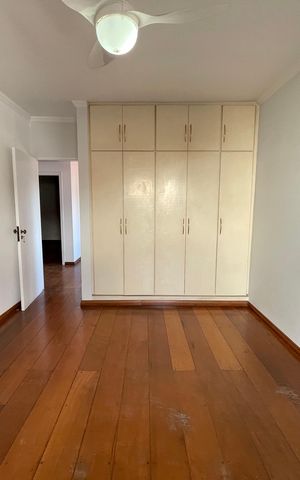 Casa para alugar com 351m², 4 quartos e 4 vagas Casa para alugar com 351m², 4 quartos e 4 vagasQuarto 1