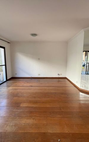 Casa para alugar com 351m², 4 quartos e 4 vagas Casa para alugar com 351m², 4 quartos e 4 vagasSala