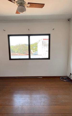 Casa para alugar com 351m², 4 quartos e 4 vagas Casa para alugar com 351m², 4 quartos e 4 vagasHall Quartos