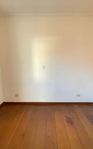 Casa para alugar com 351m², 4 quartos e 4 vagas Casa para alugar com 351m², 4 quartos e 4 vagasQuarto 3