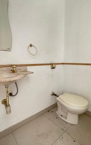 Casa para alugar com 351m², 4 quartos e 4 vagas Casa para alugar com 351m², 4 quartos e 4 vagasLavabo