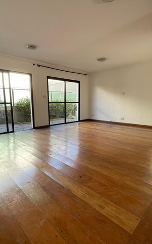 Casa para alugar com 351m², 4 quartos e 4 vagas Casa para alugar com 351m², 4 quartos e 4 vagasSala