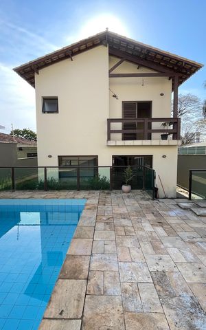 Casa para alugar com 351m², 4 quartos e 4 vagas Casa para alugar com 351m², 4 quartos e 4 vagasPiscina
