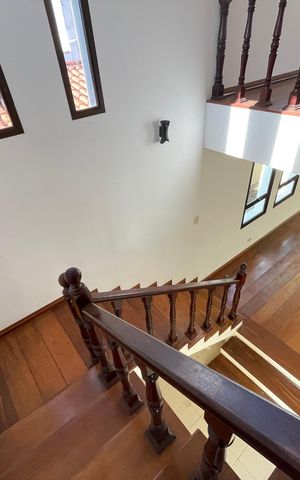 Casa para alugar com 351m², 4 quartos e 4 vagas Casa para alugar com 351m², 4 quartos e 4 vagasHall Quartos