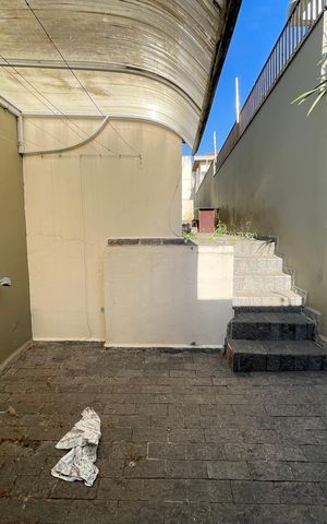 Casa para alugar com 351m², 4 quartos e 4 vagas Casa para alugar com 351m², 4 quartos e 4 vagasCorredor