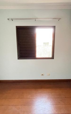 Casa para alugar com 351m², 4 quartos e 4 vagas Casa para alugar com 351m², 4 quartos e 4 vagasQuarto 2