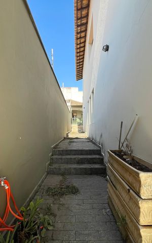 Casa para alugar com 351m², 4 quartos e 4 vagas Casa para alugar com 351m², 4 quartos e 4 vagasCorredor