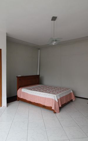 Casa para alugar com 340m², 4 quartos e 2 vagasQuarto 4
