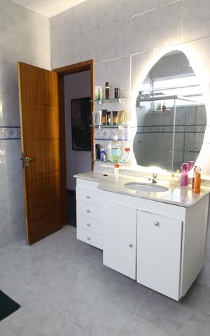 Casa para alugar com 340m², 4 quartos e 2 vagasBanheiro Social