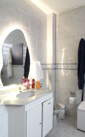 Casa para alugar com 340m², 4 quartos e 2 vagasBanheiro Social