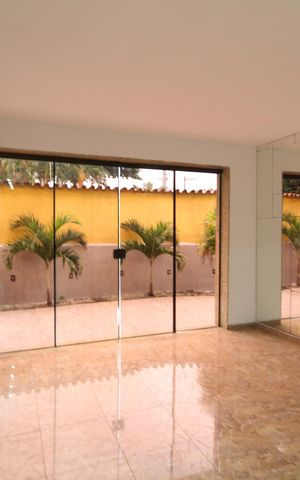 Casa para alugar com 340m², 4 quartos e 2 vagasSala