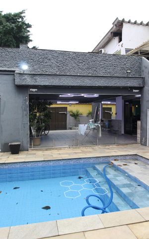 Casa para alugar com 340m², 4 quartos e 2 vagasÁrea Externa