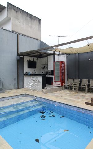 Casa para alugar com 340m², 4 quartos e 2 vagasÁrea Externa