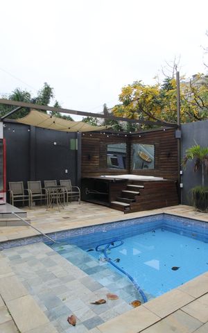 Casa para alugar com 340m², 4 quartos e 2 vagasÁrea Externa
